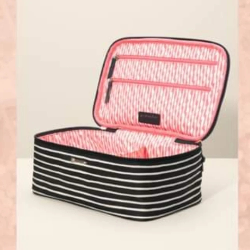Stella & Dot, Large Black and‎ Cream Striped Train Case, Brand New in Packaging! - Picture 2 of 2